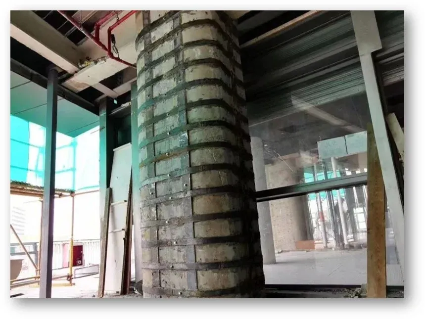 CAKUPAN APLIKASI  HM-120 M STEEL JACKETING ADHESIVE