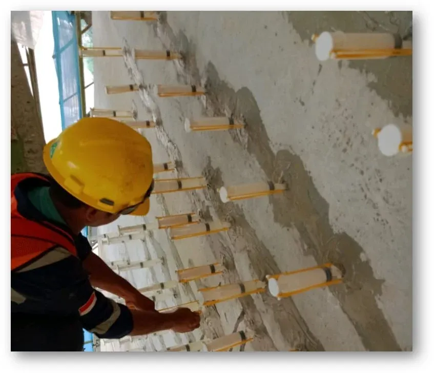 PEMASANGAN HM-120 L CRACK INJECTION RESIN